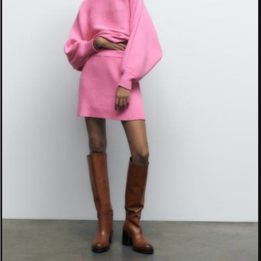 Zara Pink Knit Mini Skirt . Size M